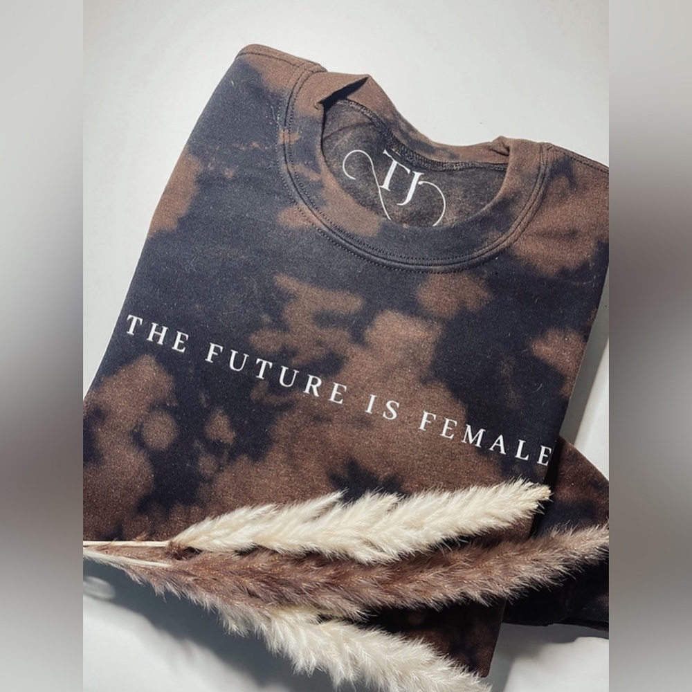 Medium, Truly Jade crewneck sweatshirt.